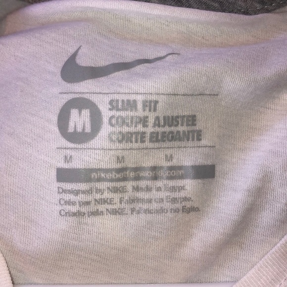 Size Medium NWOT White Nike Shirt - Picture 3 of 3